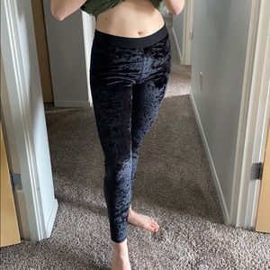 DONATING SOON Vera Wang Velvet Leggings